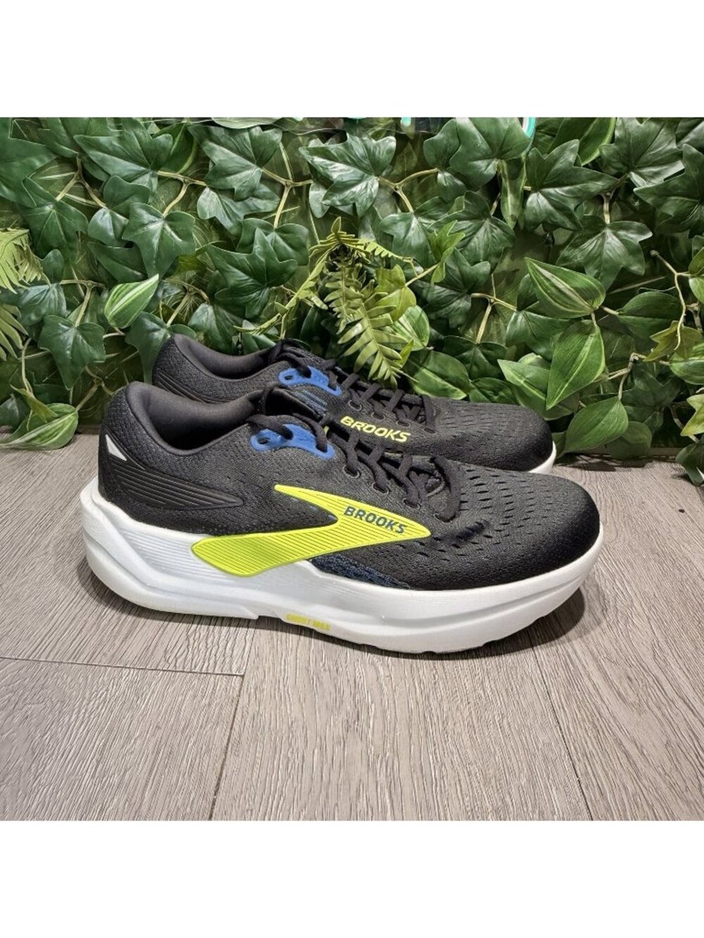 Brooks Ghost Max 3 Men's Size 10 D Running Shoes Black/Navy/Lime